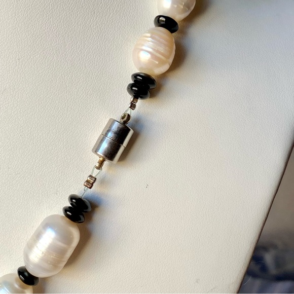 GENUINE BAROQUE PEARL Necklace Red Ladybug - Picture 5 of 7